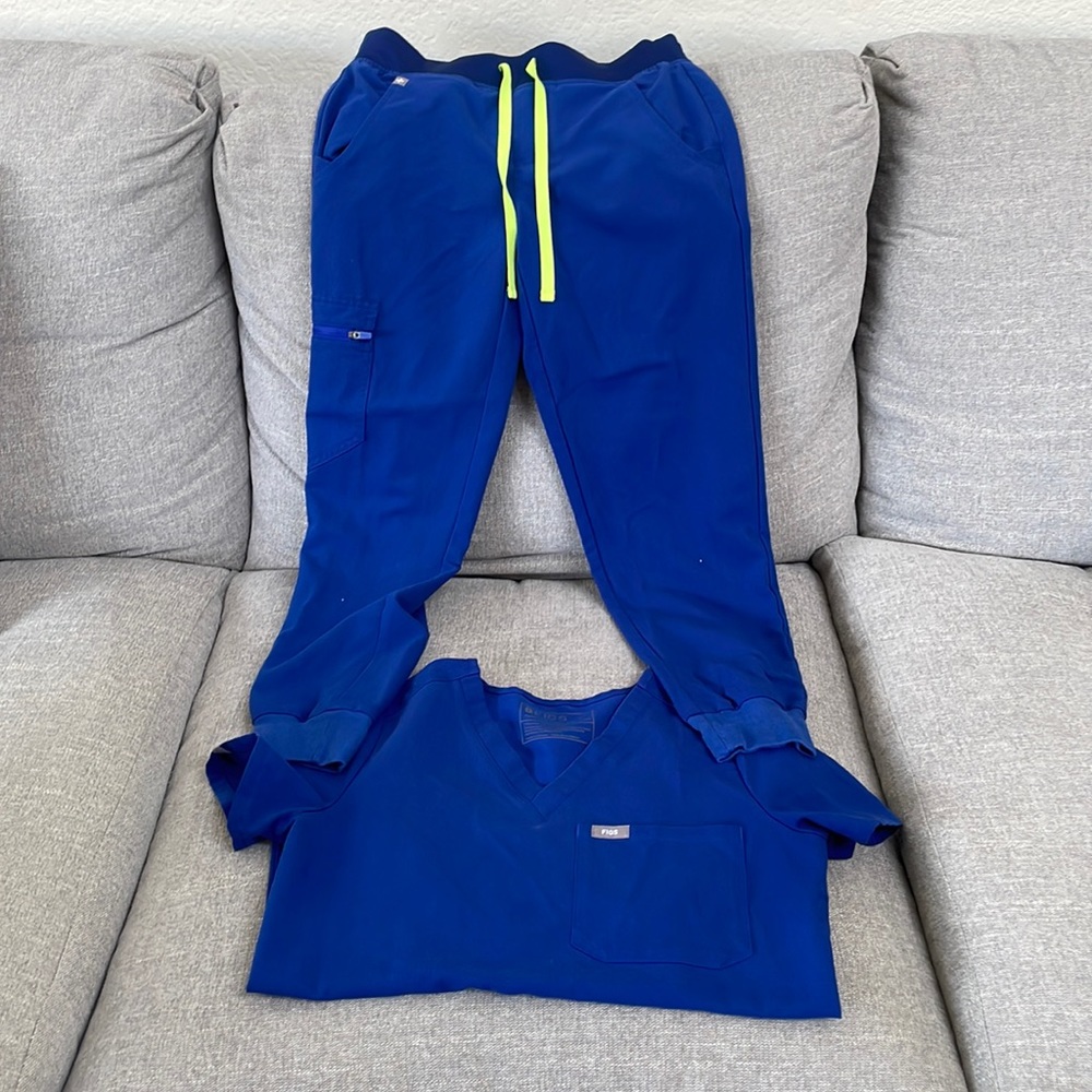 Sold as a set: Figs Electric Blue